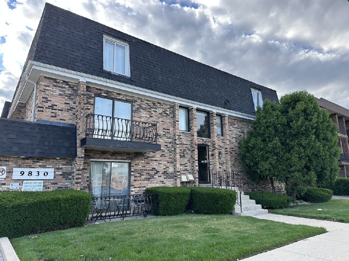  For Sale Chicago Ridge Illinois, 9830 Sayre Avenue