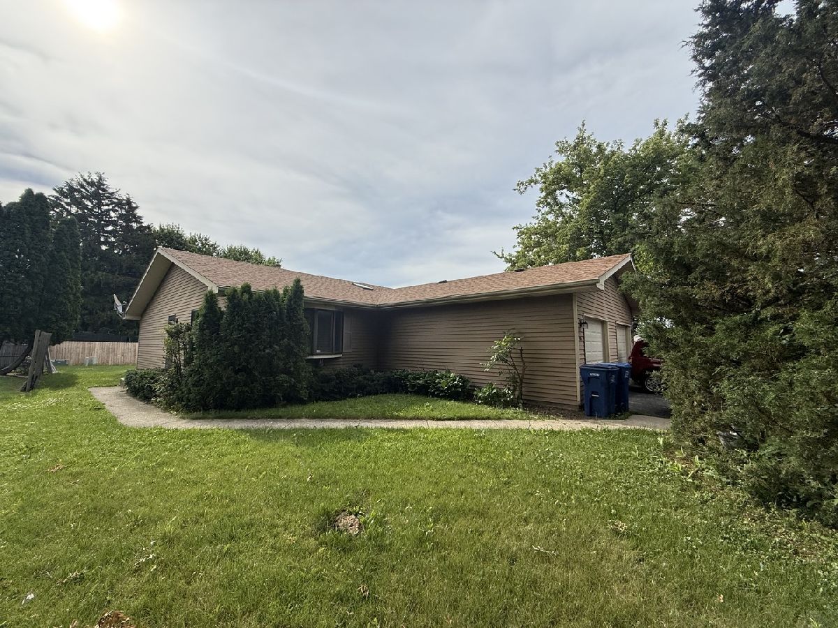  For Sale Gurnee Illinois, 803 Pine Grove Avenue