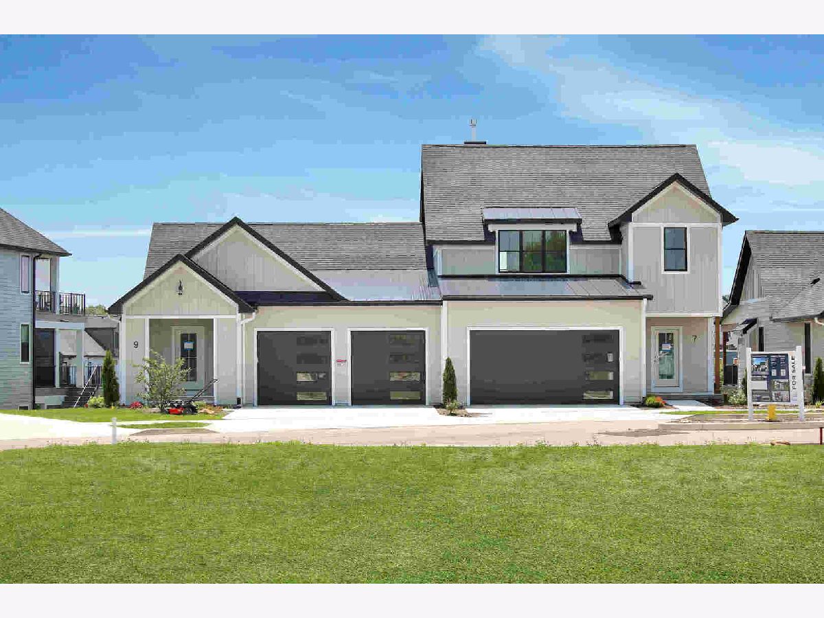  For Sale Ottawa Illinois, 9 Beech Tree Place