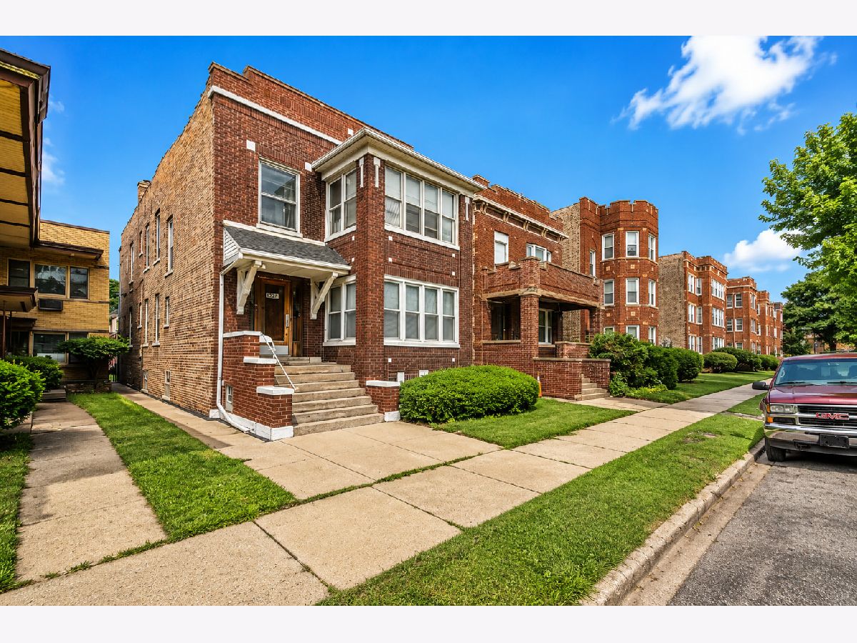 For Sale Chicago Illinois, 11221 King Drive