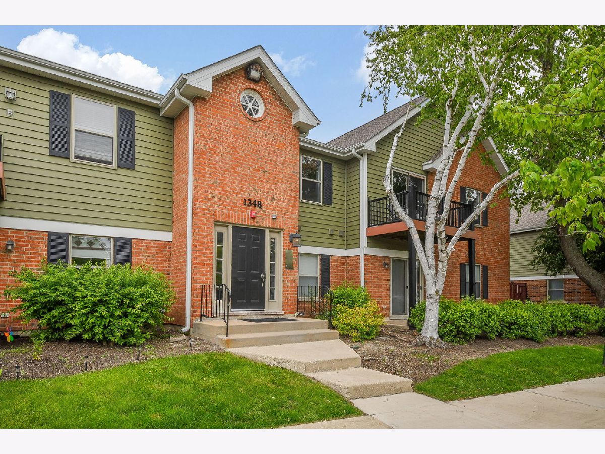 Condominiums For Sale Chantecleer Lakes Naperville Illinois, 1348 Mc Dowell Road