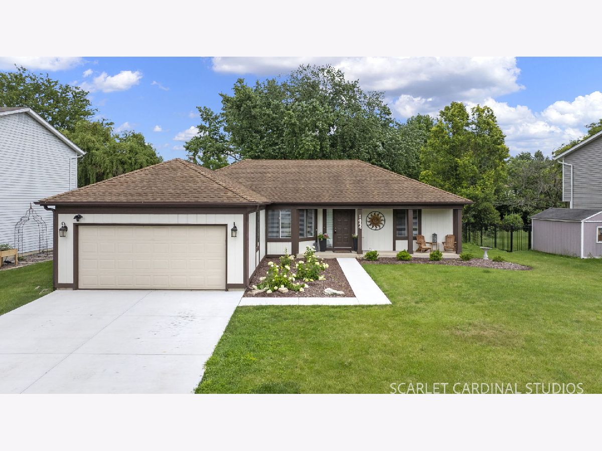 Homes & Condos & Townhomes For Sale Westglen Naperville Illinois, 1444 Westglen Drive