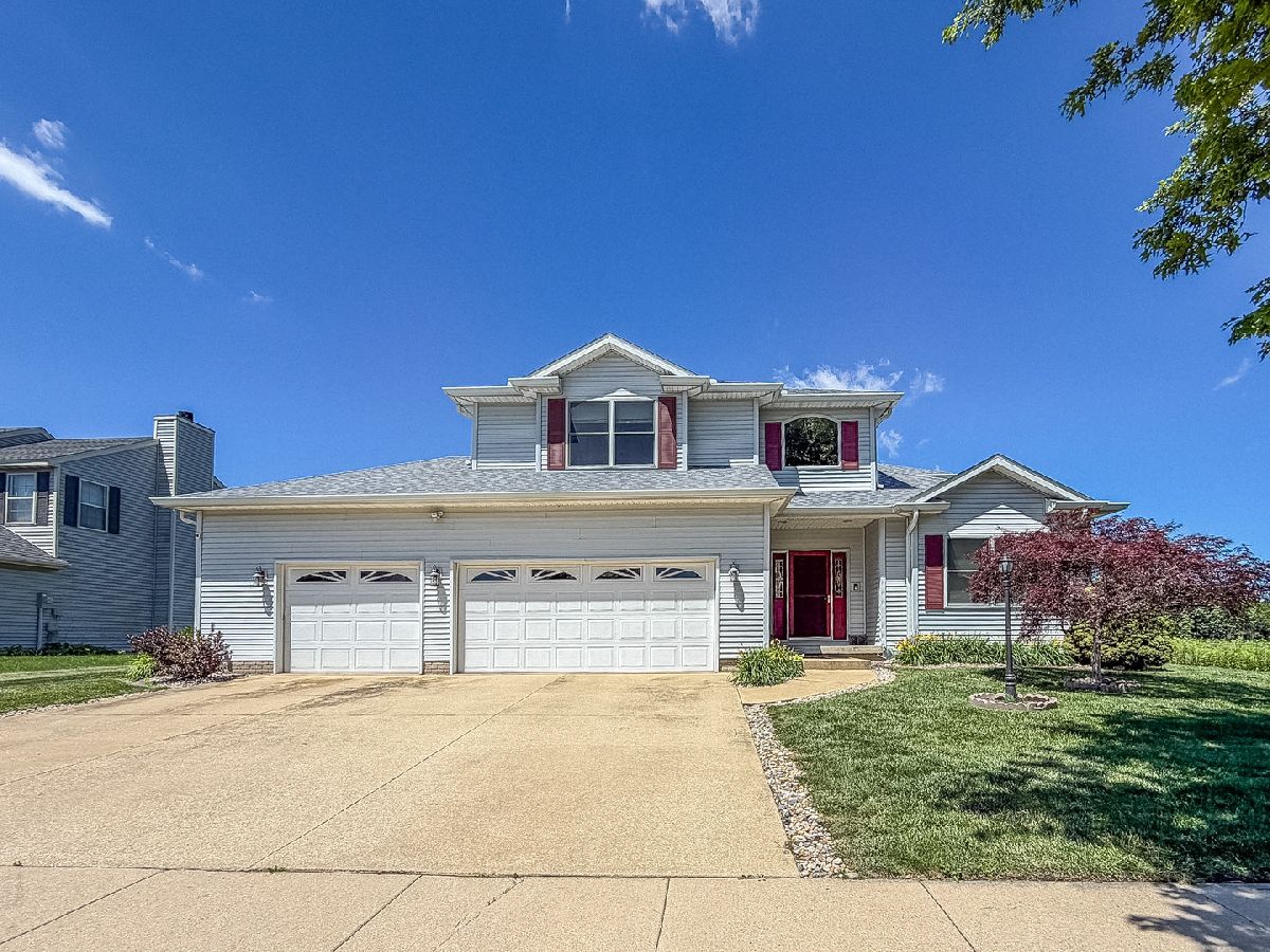 Homes & Condos & Townhomes For Sale Cherry Hills Champaign Illinois, 2903 Wynstone Drive