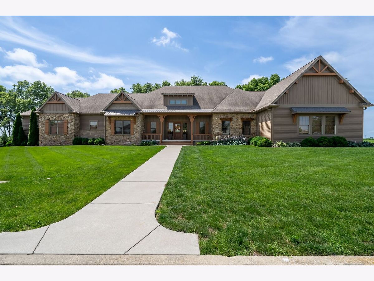 Homes & Condos & Townhomes For Sale Crestwicke Bloomington Illinois, 15785 Belfry Drive