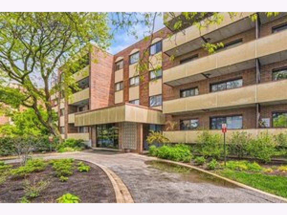 Condominiums For Rent Gross Point Towers Skokie Illinois, 9242 Gross Point