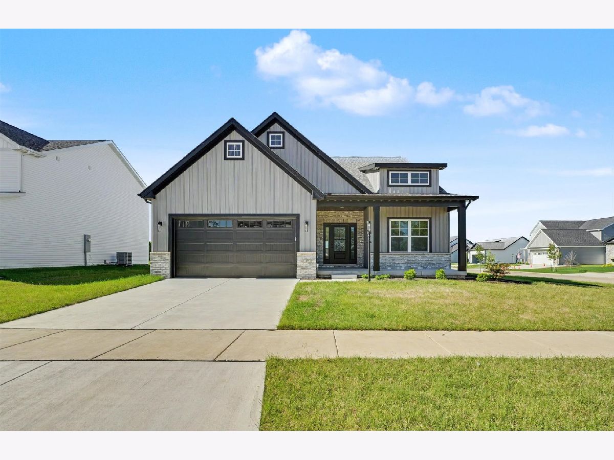  For Sale Monticello Illinois, 19 Meadow Drive