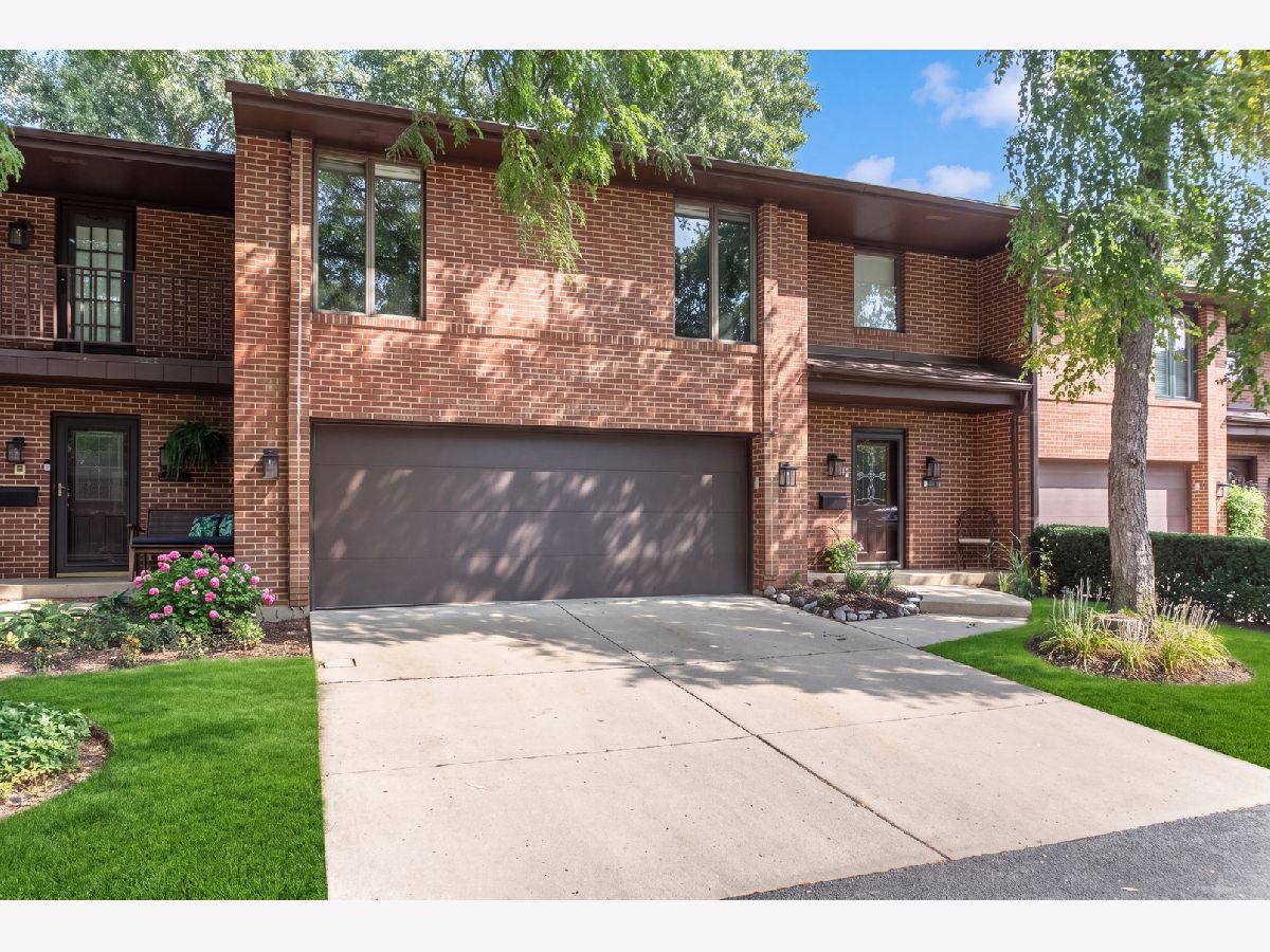 Condos & Townhomes For Sale Boardwalk Park Ridge Illinois, 120 Boardwalk Place