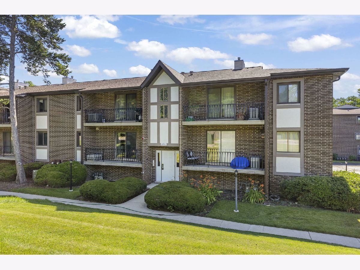 Condominiums For Sale Cambridge Cove Naperville Illinois, 1714 Washington Street