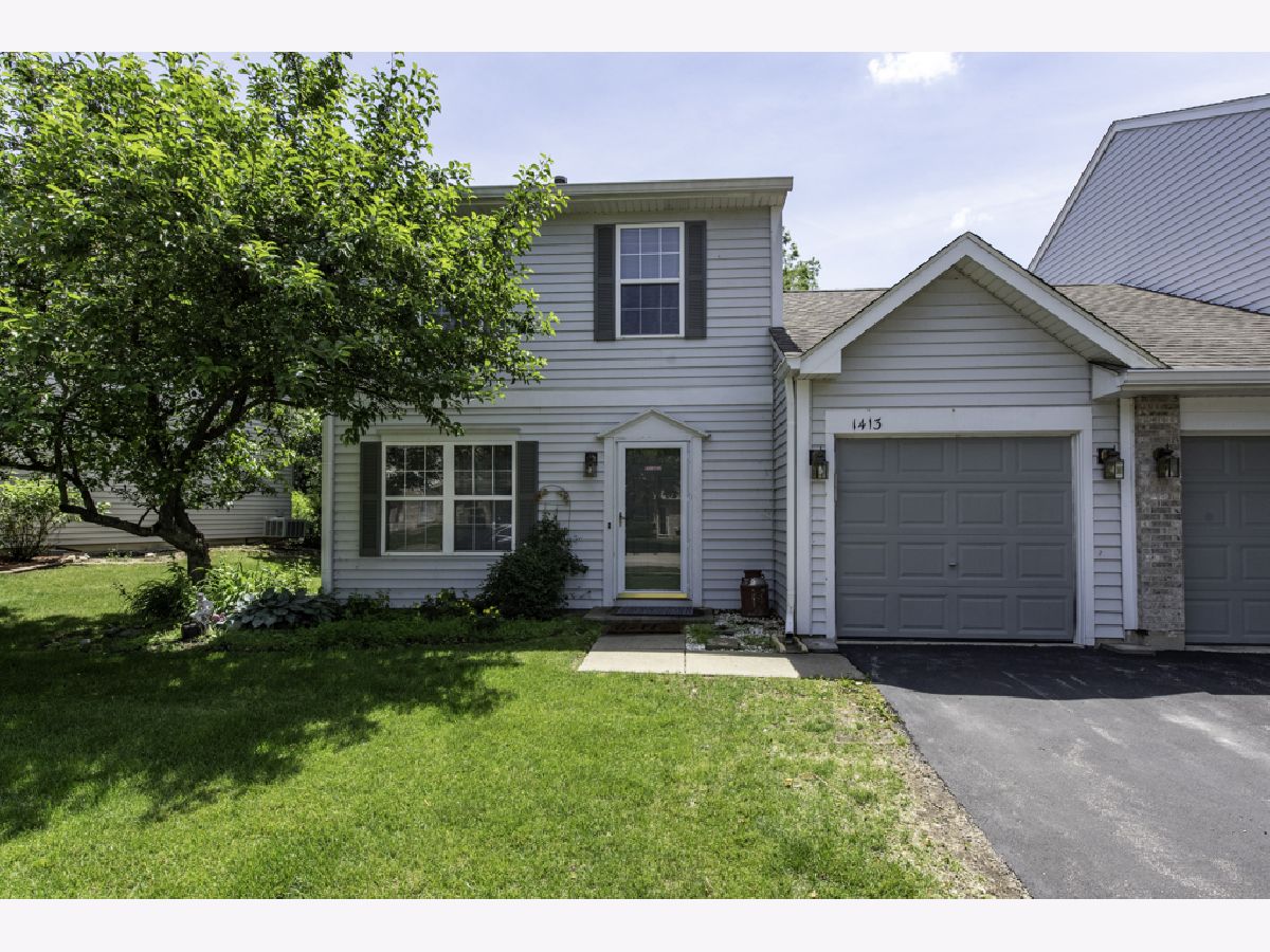 Condos & Townhomes For Sale Fairfield Village Round Lake Beach Illinois, 1413 Split Oak Circle