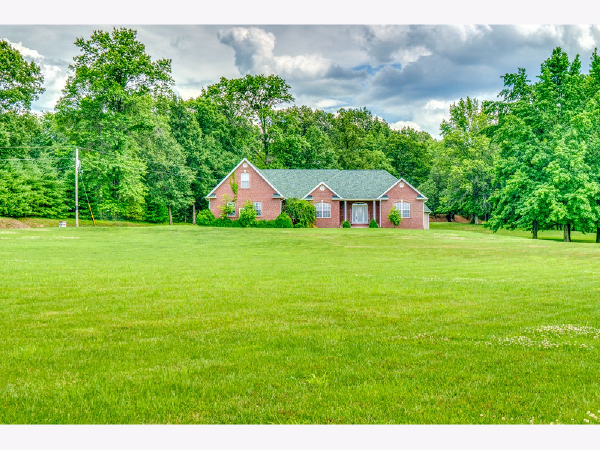  For Sale Mcleansboro Illinois, 2108 Hillside Lane