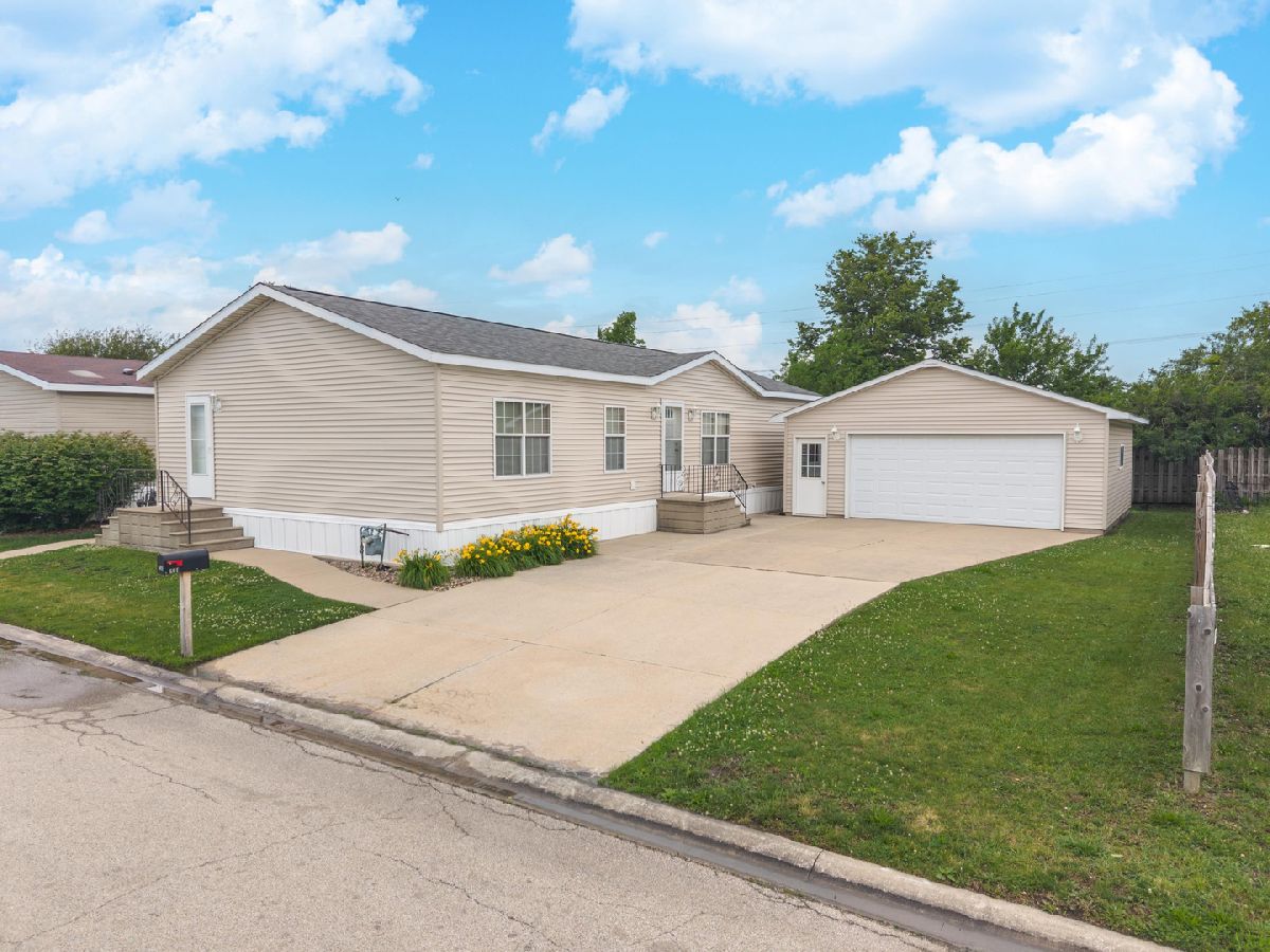  For Sale Chenoa Illinois, 501 Michael Lane