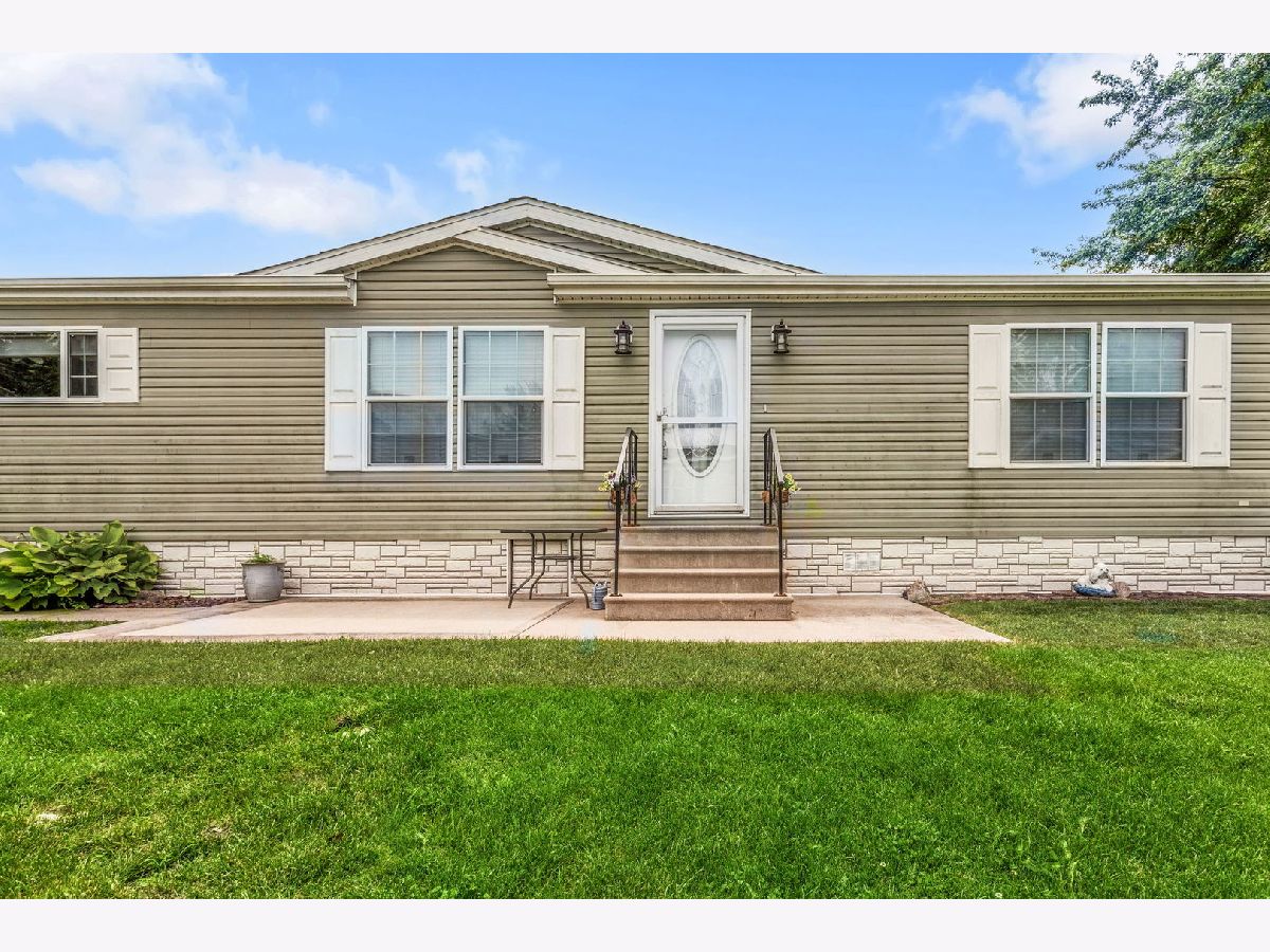  For Sale Belvidere Illinois, 242 Fox Lane