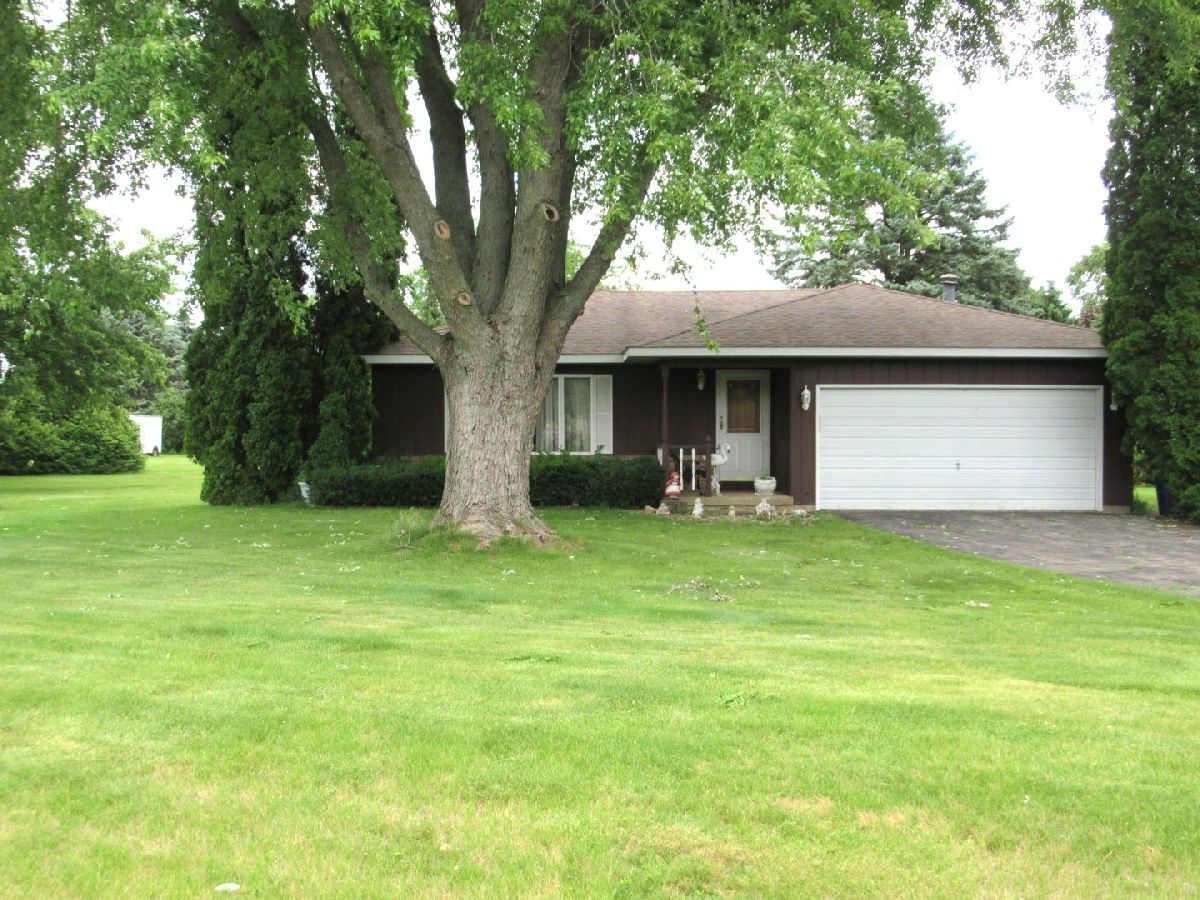  For Sale Maple Park Illinois, 1N321 Country Life Drive