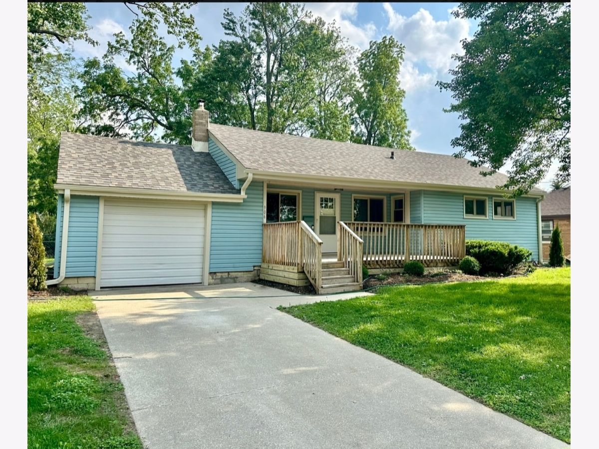  Rented Kankakee Illinois, 906 Walnut