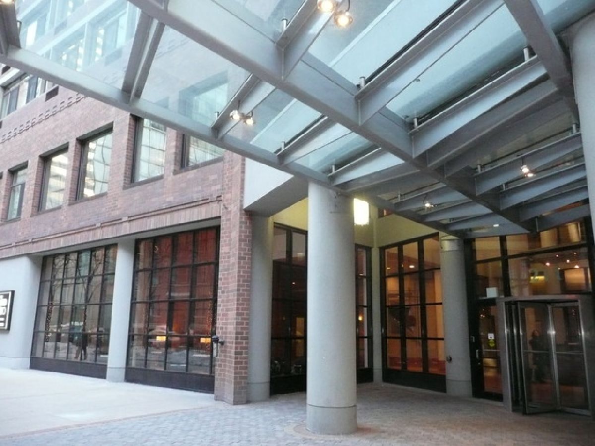 Condominiums Rented Grand Ohio Chicago Illinois, 211 Ohio