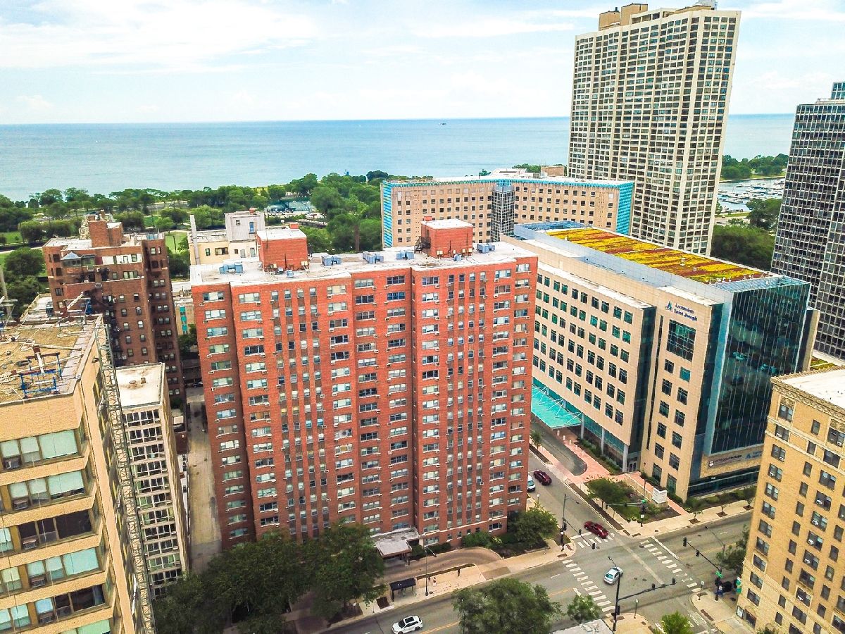  Rented Chicago Illinois, 2909 Sheridan