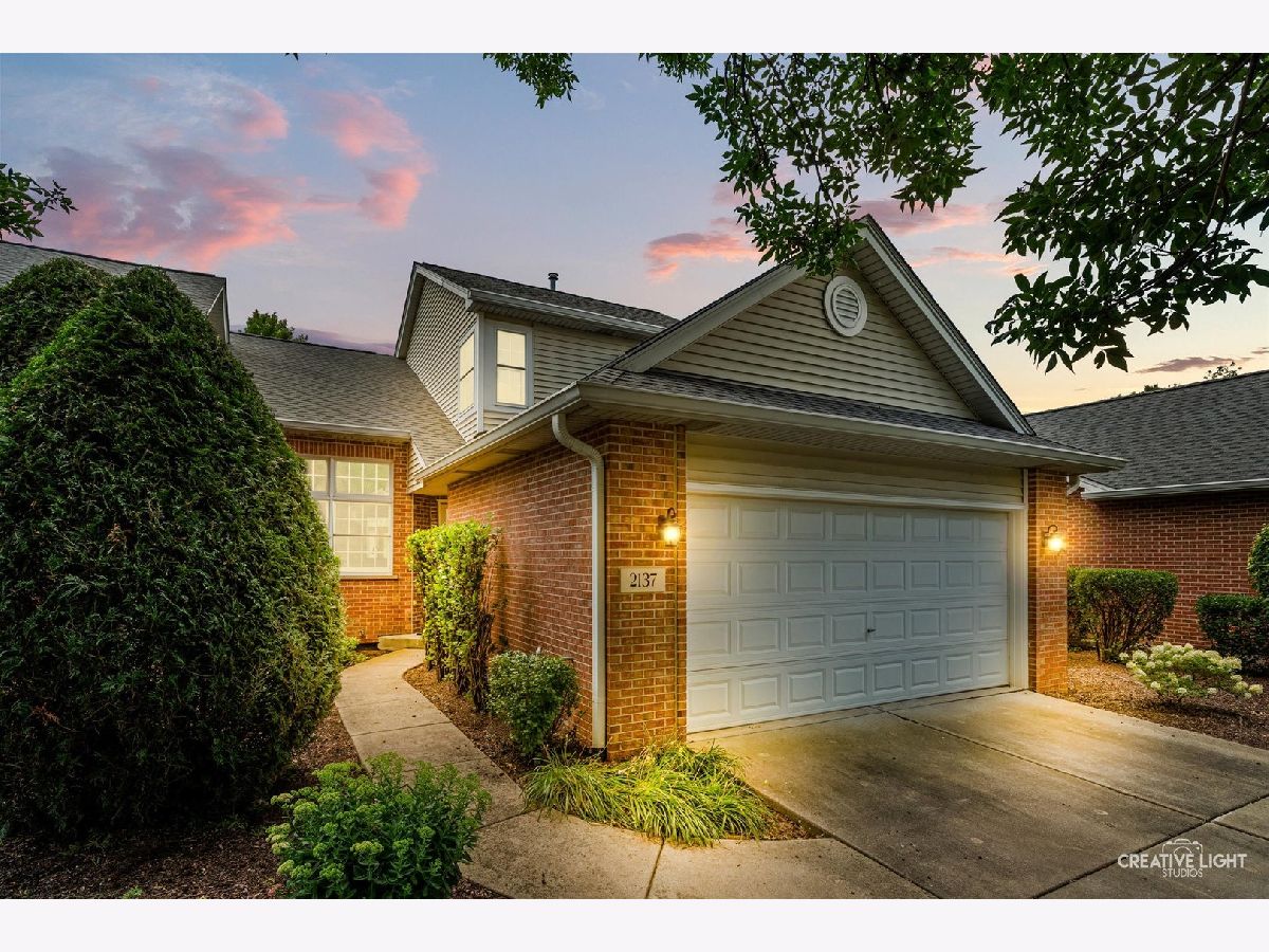  Sold Woodridge Illinois, 2137 Prairie