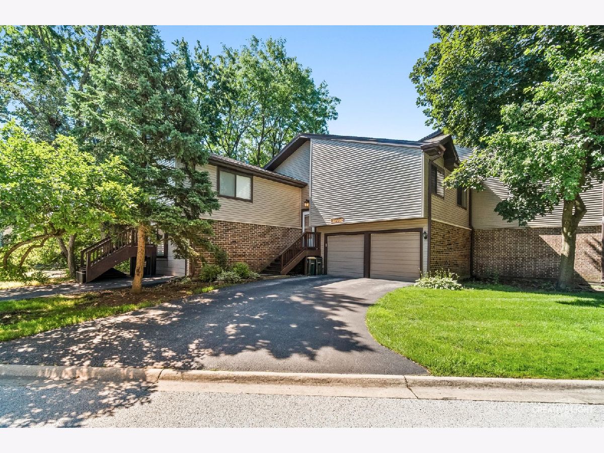 Townhomes & Condos For Sale Thornwilde Warrenville Illinois, 29W365 Thornwood Lane