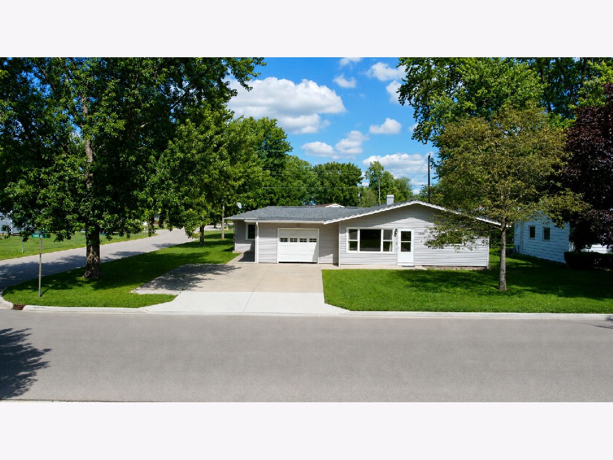  For Sale Ottawa Illinois, 1418 Chippewa Drive