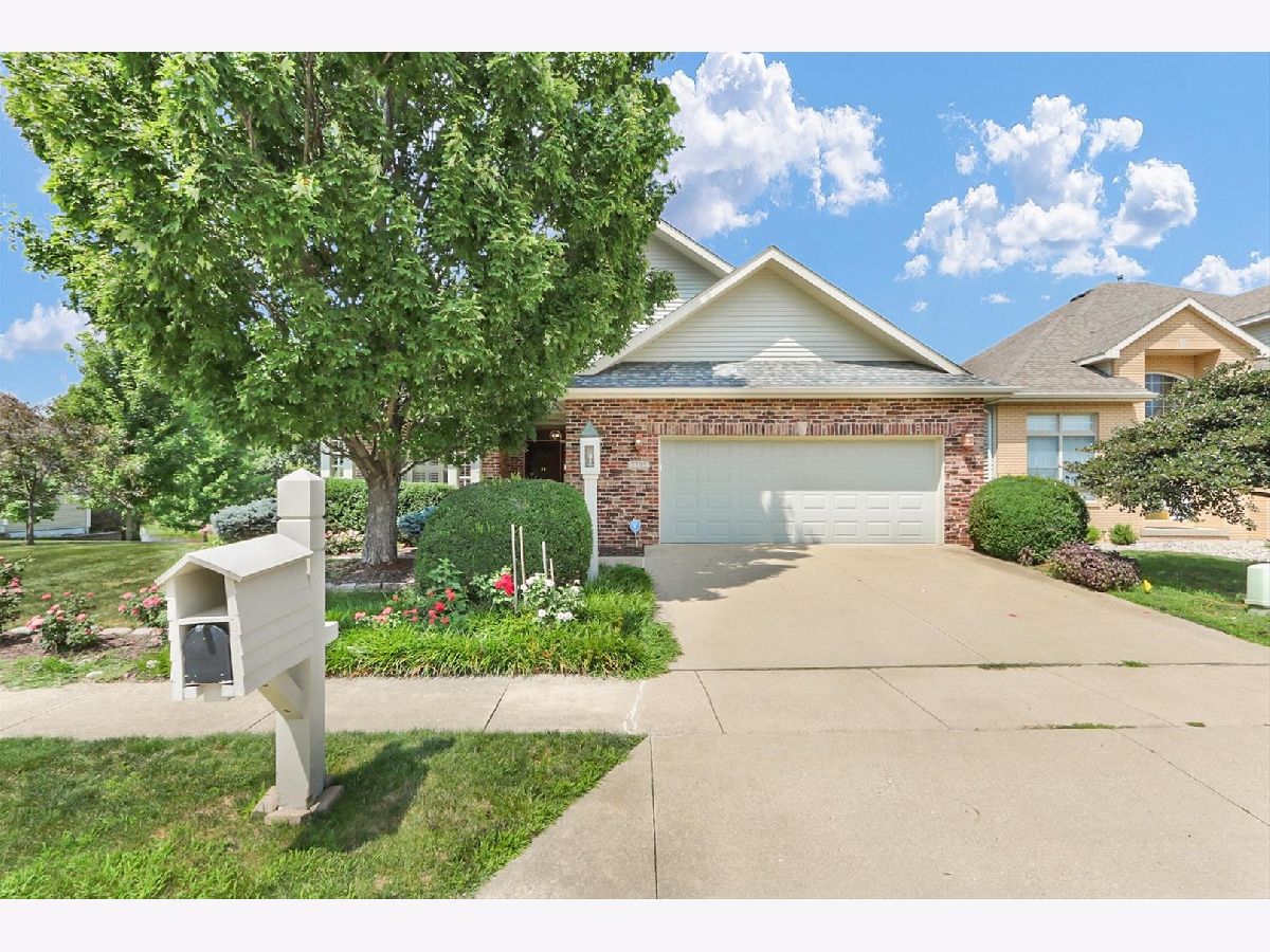 Homes & Condos & Townhomes Sold Robeson Meadows West Champaign Illinois, 2505 Prairie Ridge