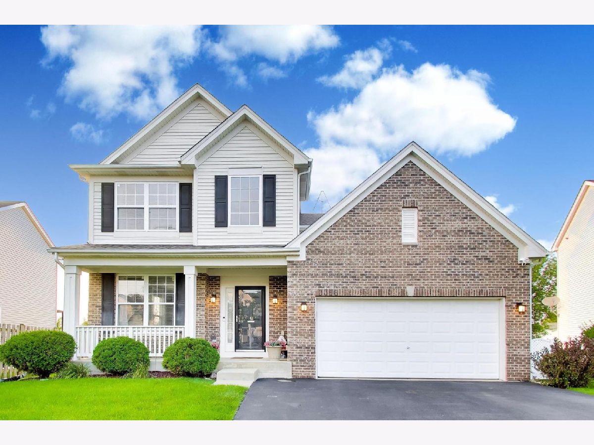 Homes & Condos & Townhomes For Sale Meadowbrook Lake In The Hills Illinois, 3356 Sonoma Circle