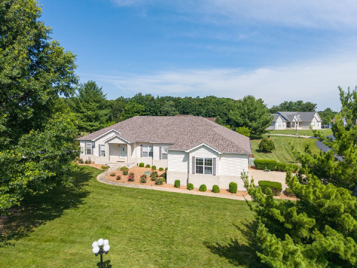  For Sale Mt Vernon Illinois, 14205 Mcraven Lane