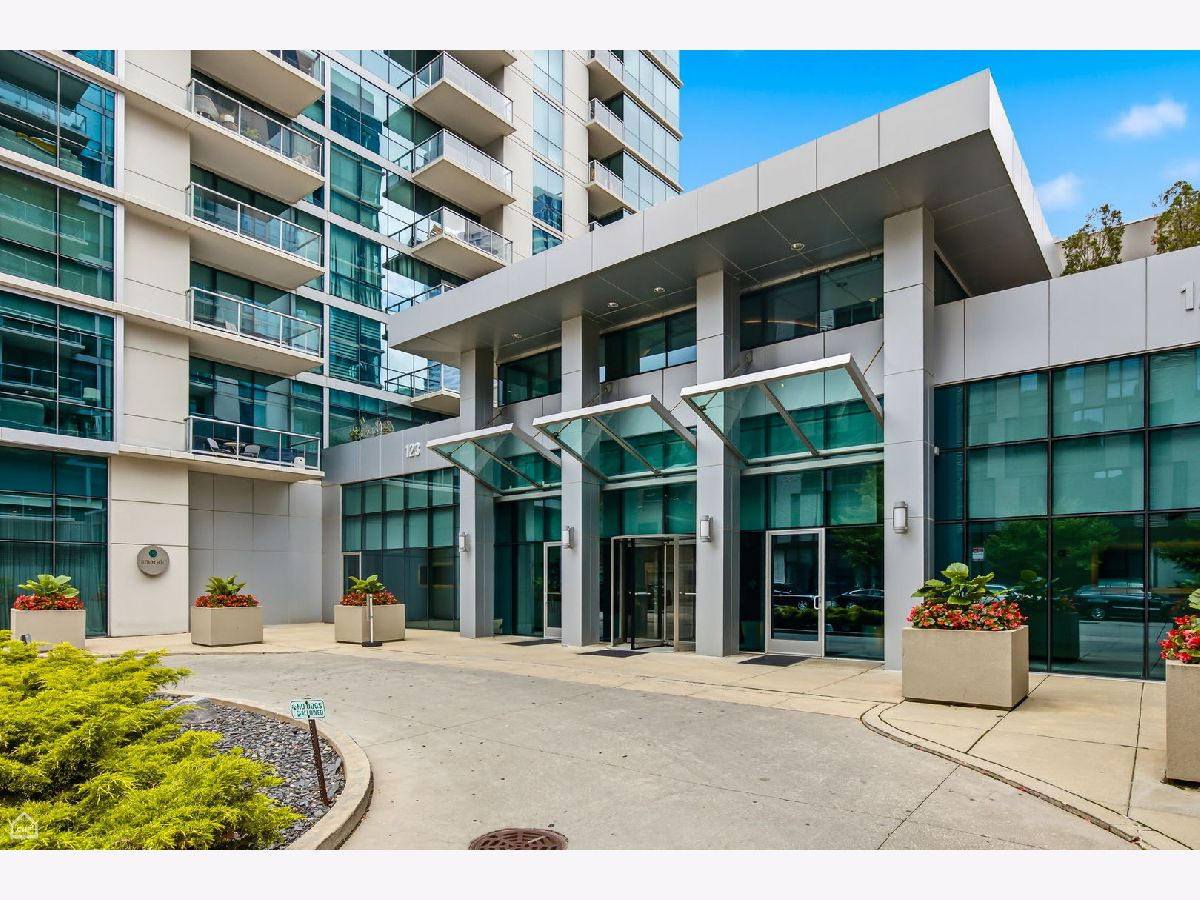  Sold Chicago Illinois, 123 Green