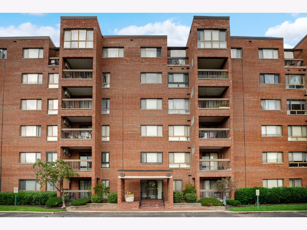  For Sale Glenview Illinois, 600 Naples Court
