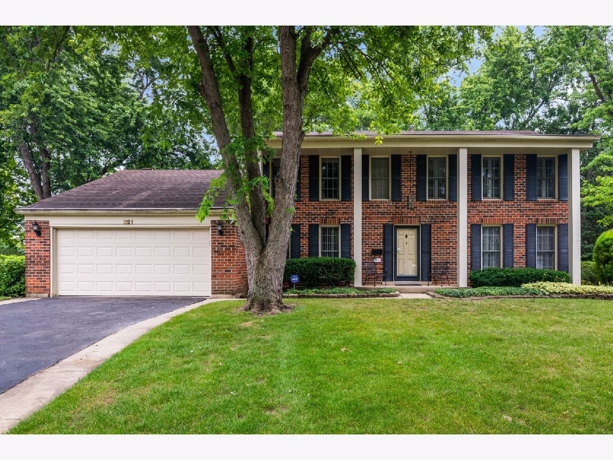  For Sale Roselle Illinois, 321 Ambleside Drive