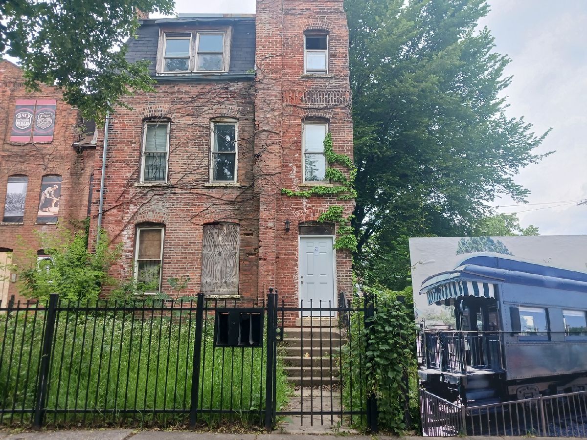 For Sale Chicago Illinois, 10430 Maryland Avenue