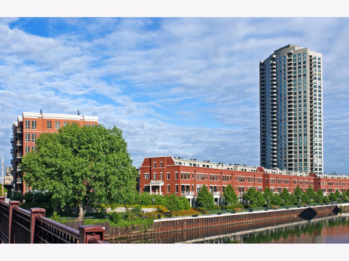 Townhomes & Condos For Sale Kinzie Park Chicago Illinois, 461 Clinton Street