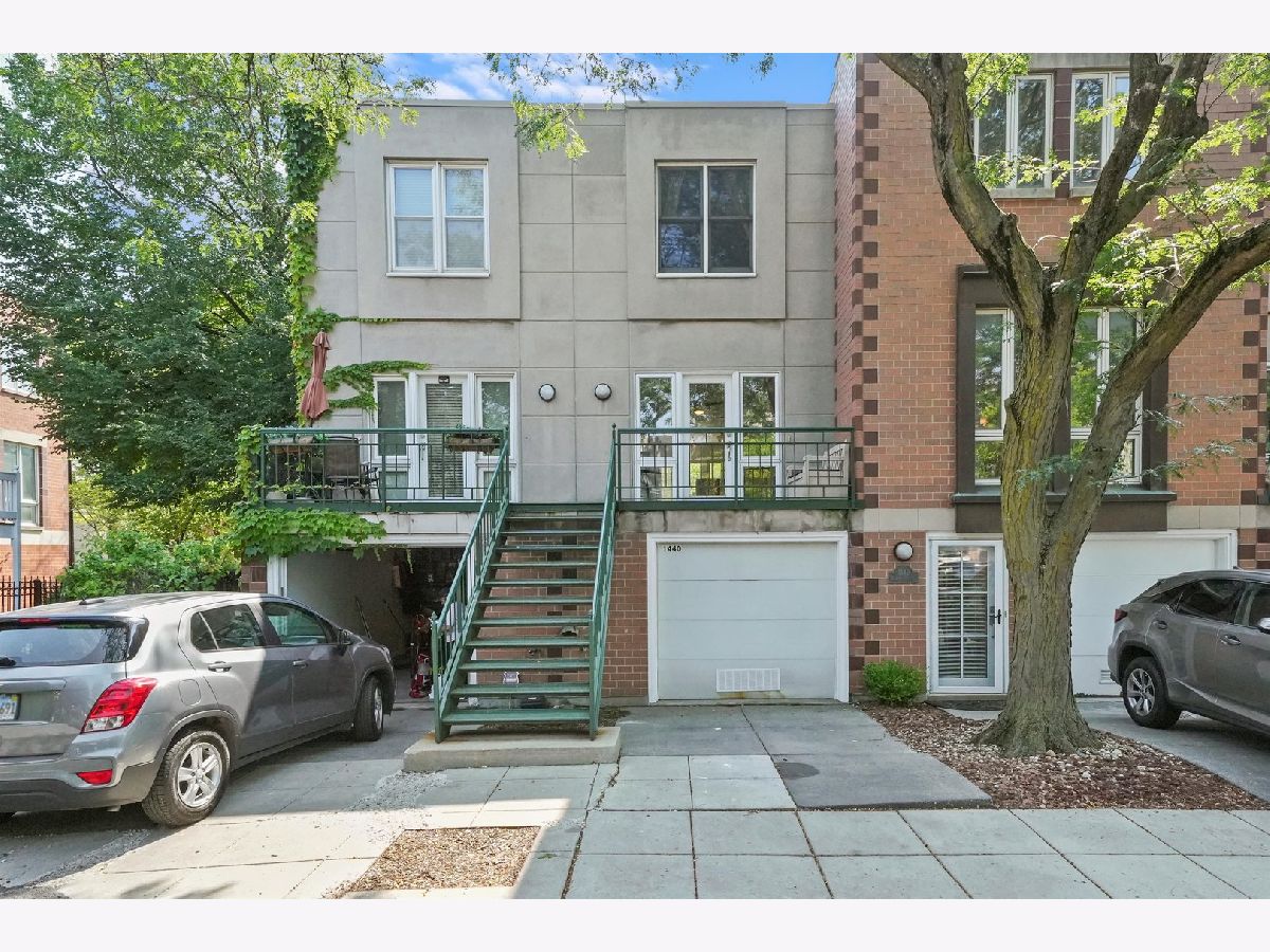 Townhomes & Condos & Homes For Sale Dearborn Park Ii Chicago Illinois, 1440 State Street
