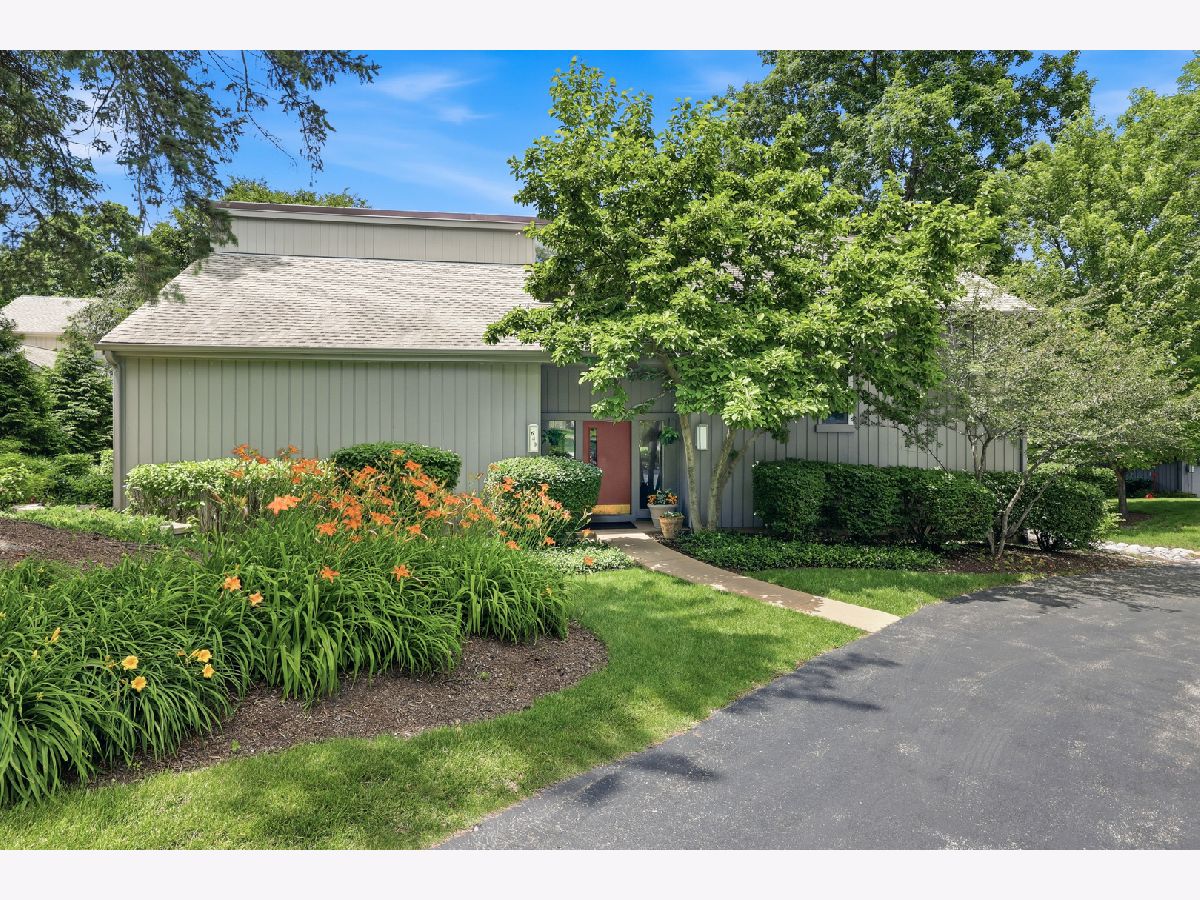  For Sale Lake Barrington Illinois, 640 Old Barn Road