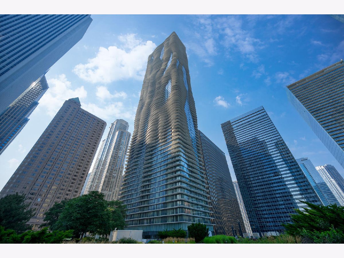 Condos & Townhomes For Sale New Eastside Chicago Illinois, 225 Columbus Drive