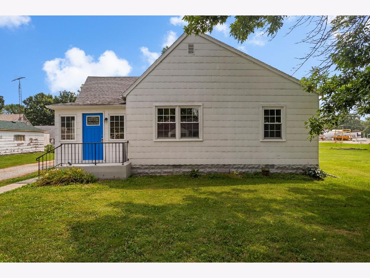  For Sale Newman Illinois, 303 Shirley Street