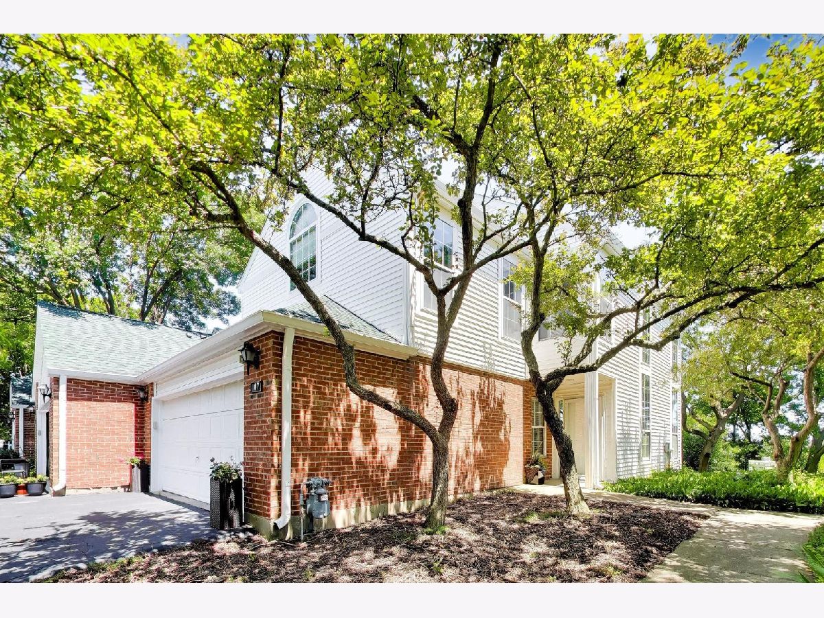  For Sale Lake Bluff Illinois, 107 Welwyn Street