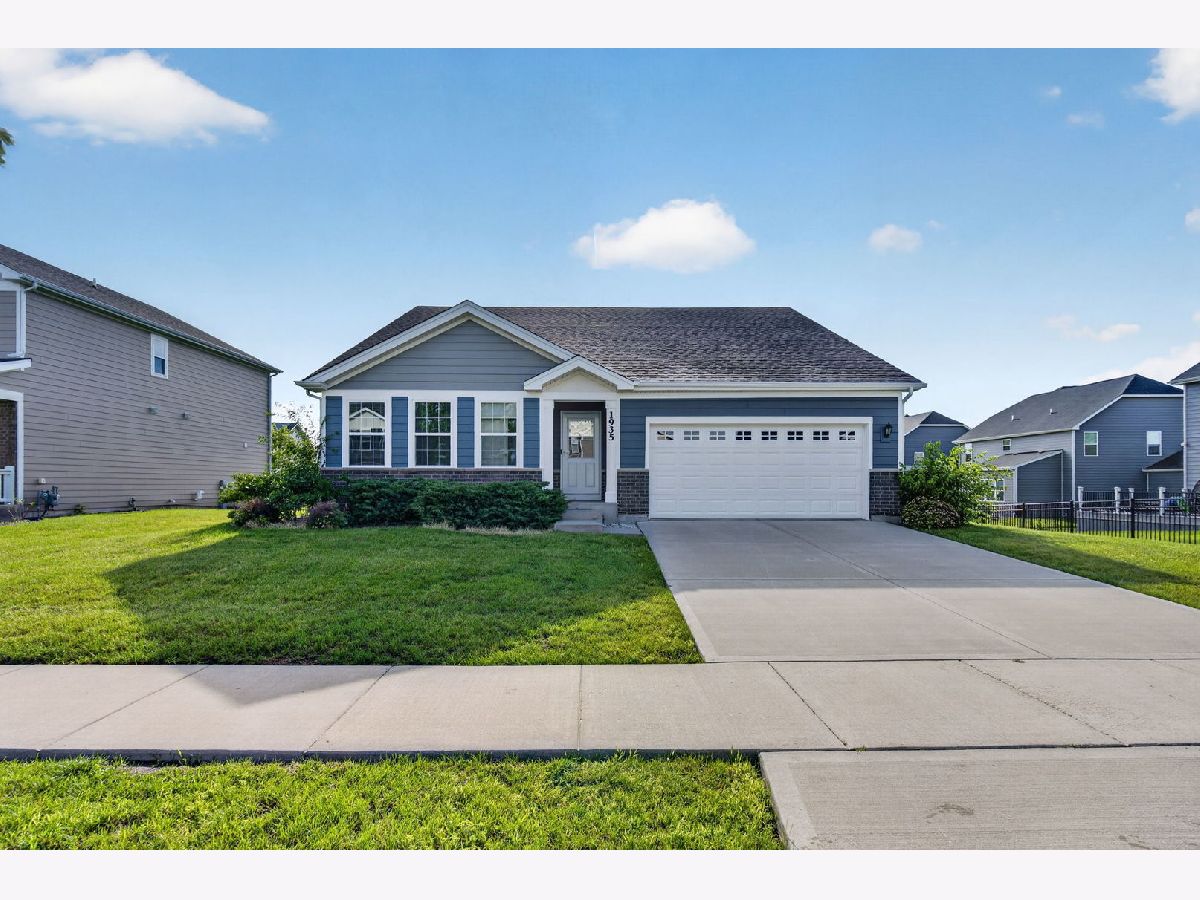 Homes For Sale Shorewood Towne Center Shorewood Illinois, 1935 Moran Drive