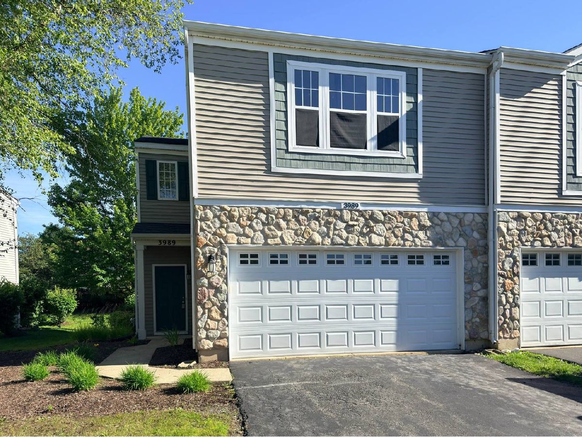  For Sale Aurora Illinois, 3989 Blackstone Drive