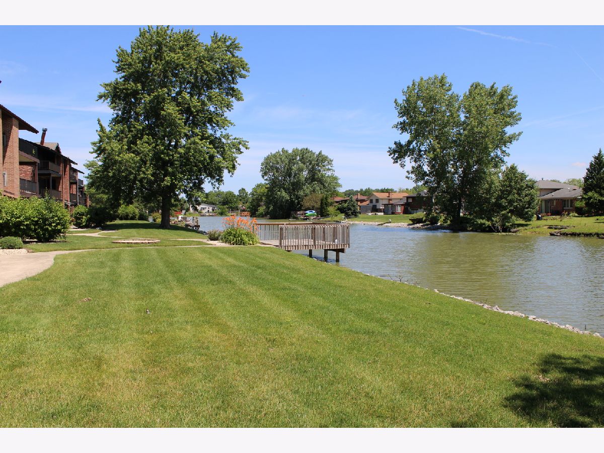  For Sale Lynwood Illinois, 19561 Lake Shore Drive