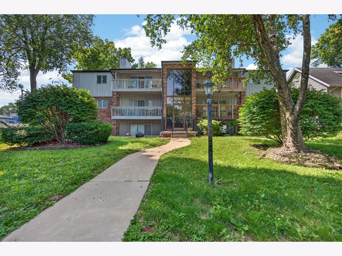 Homes & Condos & Townhomes For Sale Davis Addition Bloomington Illinois, 1111 Jefferson Street