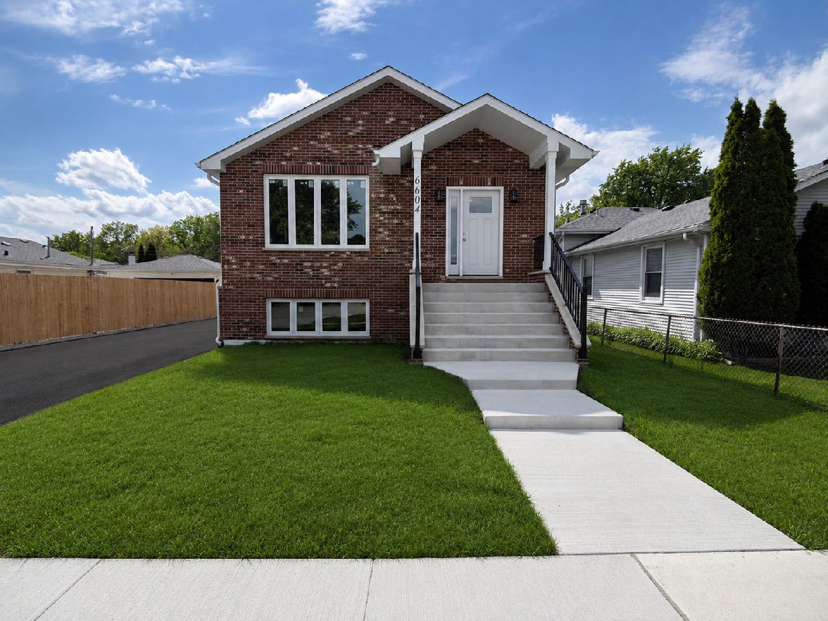  For Sale Hodgkins Illinois, 6604 Chester Avenue
