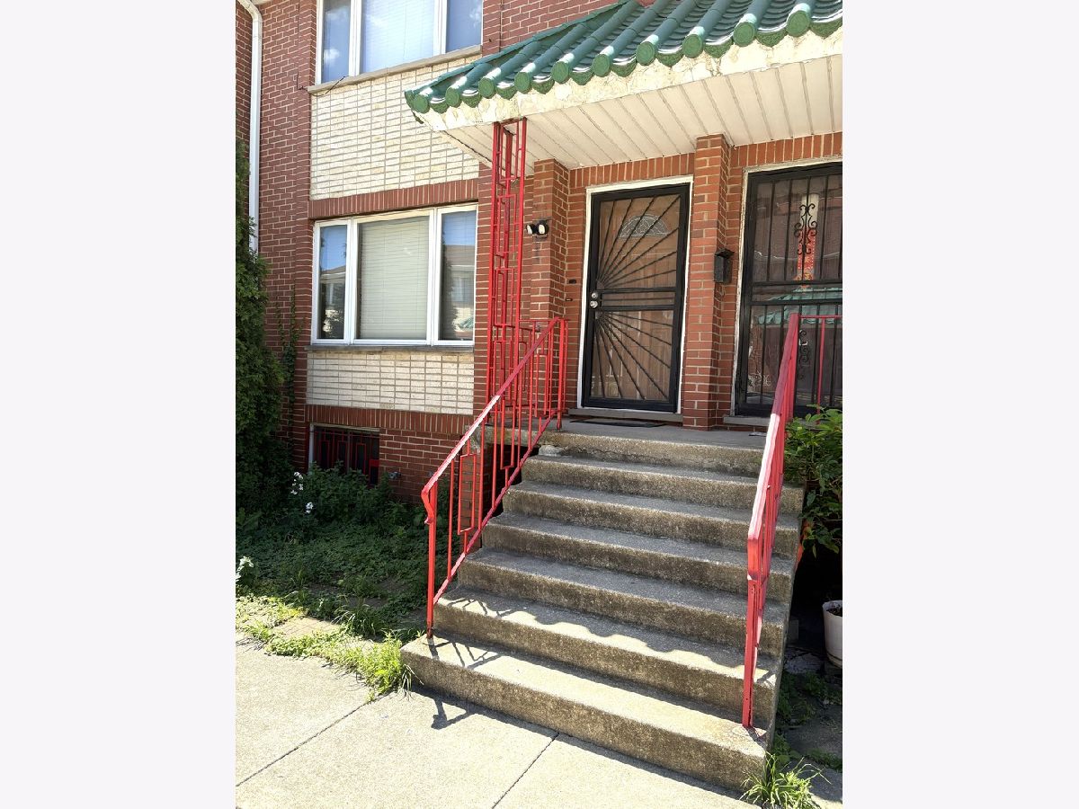 Townhomes & Condos & Homes Rented Armour Square Chicago Illinois, 2338 Canal