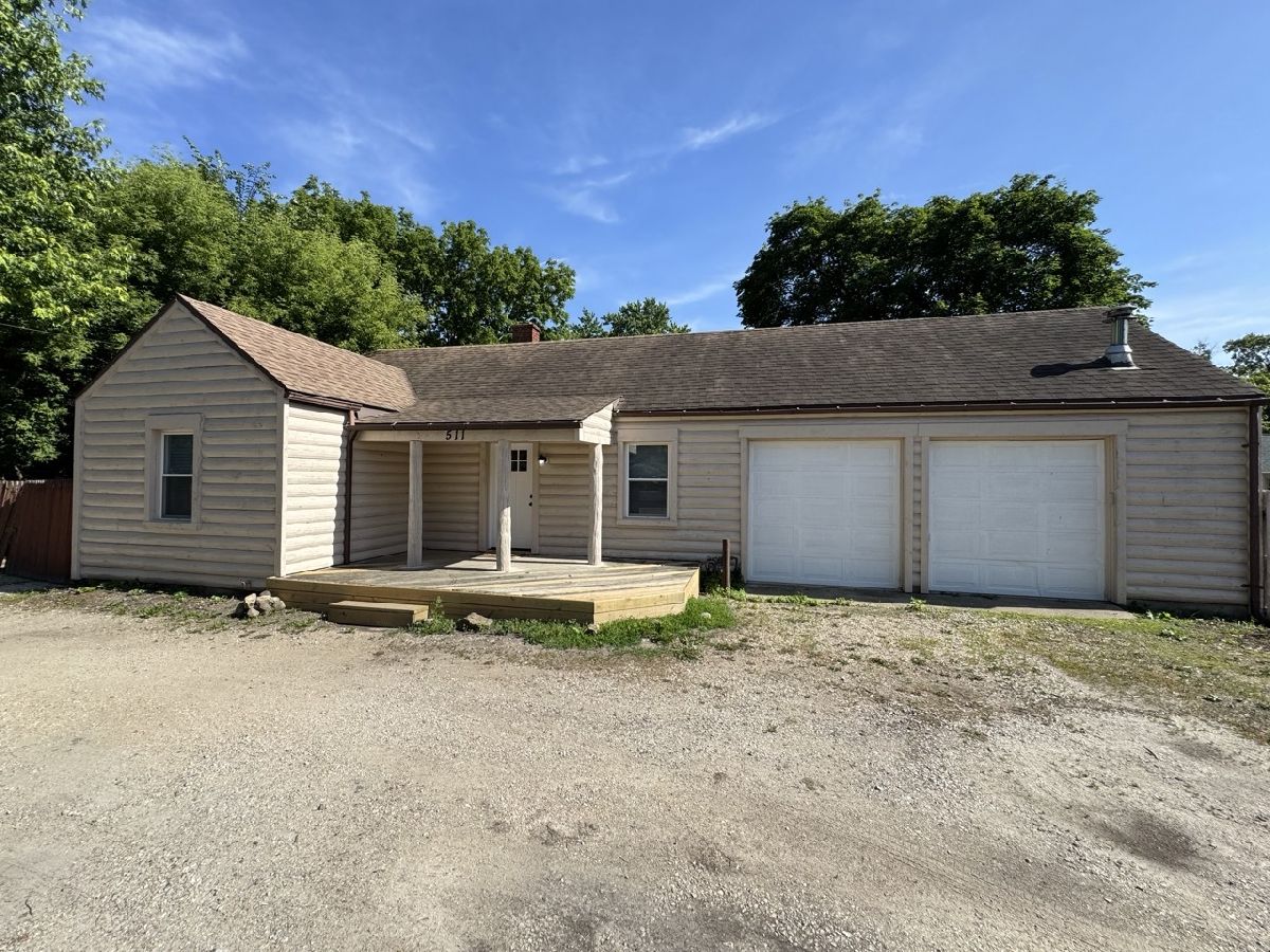  Rented Montgomery Illinois, 511 Montgomery