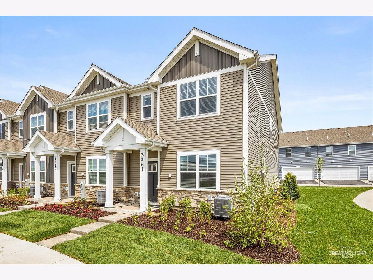  For Sale Oswego Illinois, 2261 Riesling Road