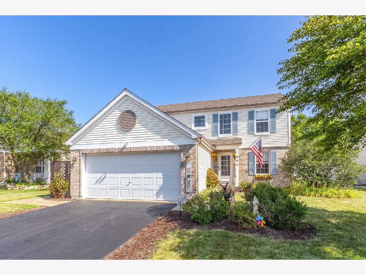 Townhomes & Condos & Homes For Sale Walnut Trails Shorewood Illinois, 1806 Wintercrest Court