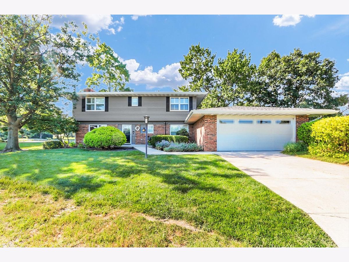  For Sale Champaign Illinois, 1 Lake Park Road
