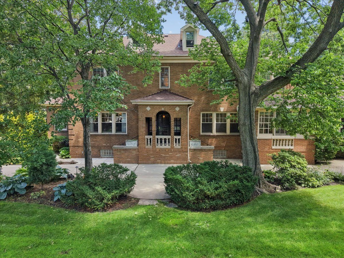 Homes & Condos & Townhomes For Sale Sauganash Chicago Illinois, 5873 Forest Glen Avenue