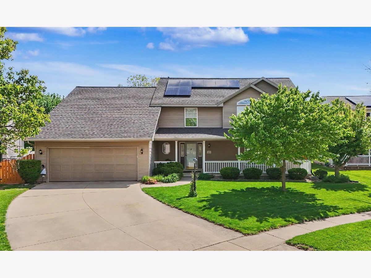 Homes & Condos & Townhomes For Sale Cherry Hills Champaign Illinois, 3208 Cherry Hills Drive