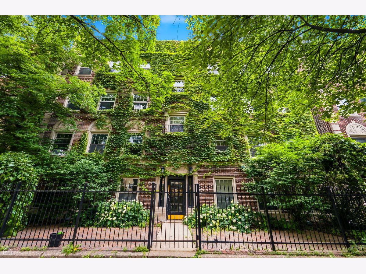  For Sale Chicago Illinois, 6121 Hoyne Avenue