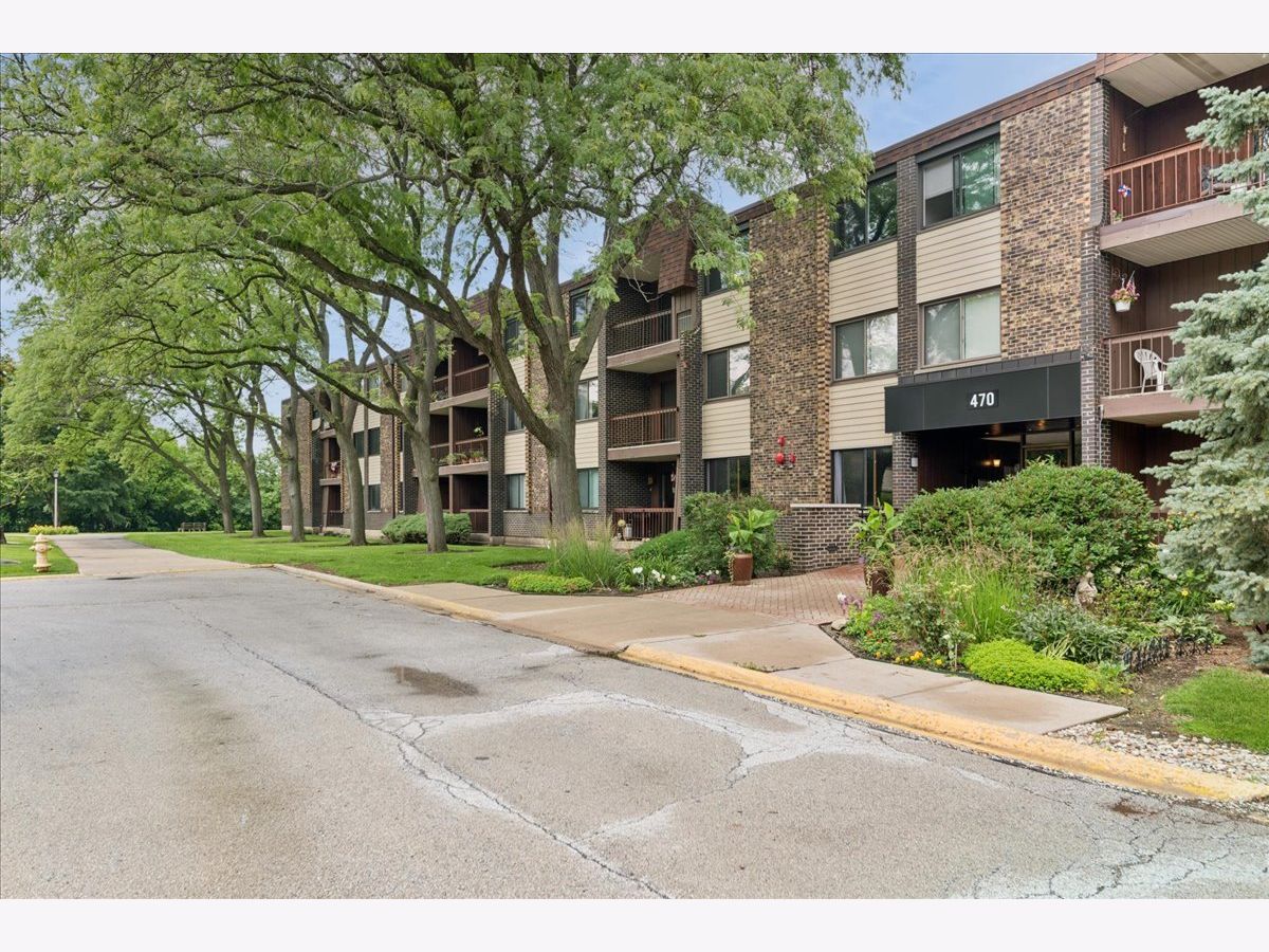 Condominiums & Homes Rented Raintree Glen Ellyn Illinois, 470 Raintree